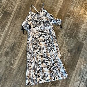Old Navy maxi style dress size S (6/7)
